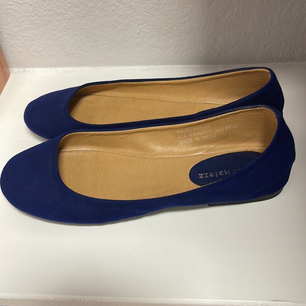Blue Flats-size 7.5 - Picture 2 of 3